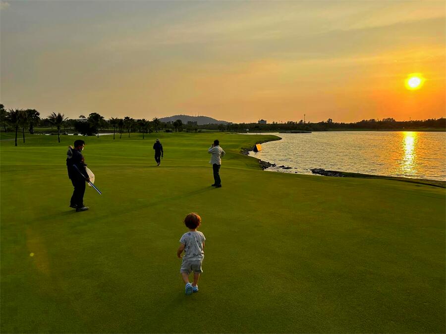 Amata Spring Country Club in Chon Buri, Thailand (12)