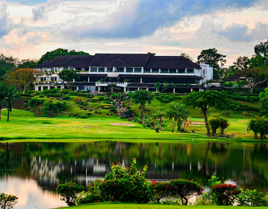 Blue Canyon Country Club in Phuket, Thailand (12)