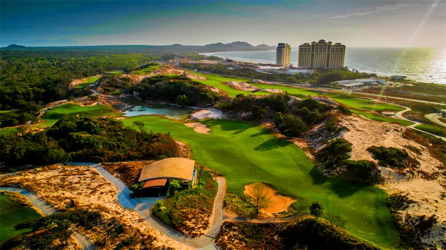Bluffs Ho Tram Strip in Ba Rịa-Vung Tau, Vietnam (12)