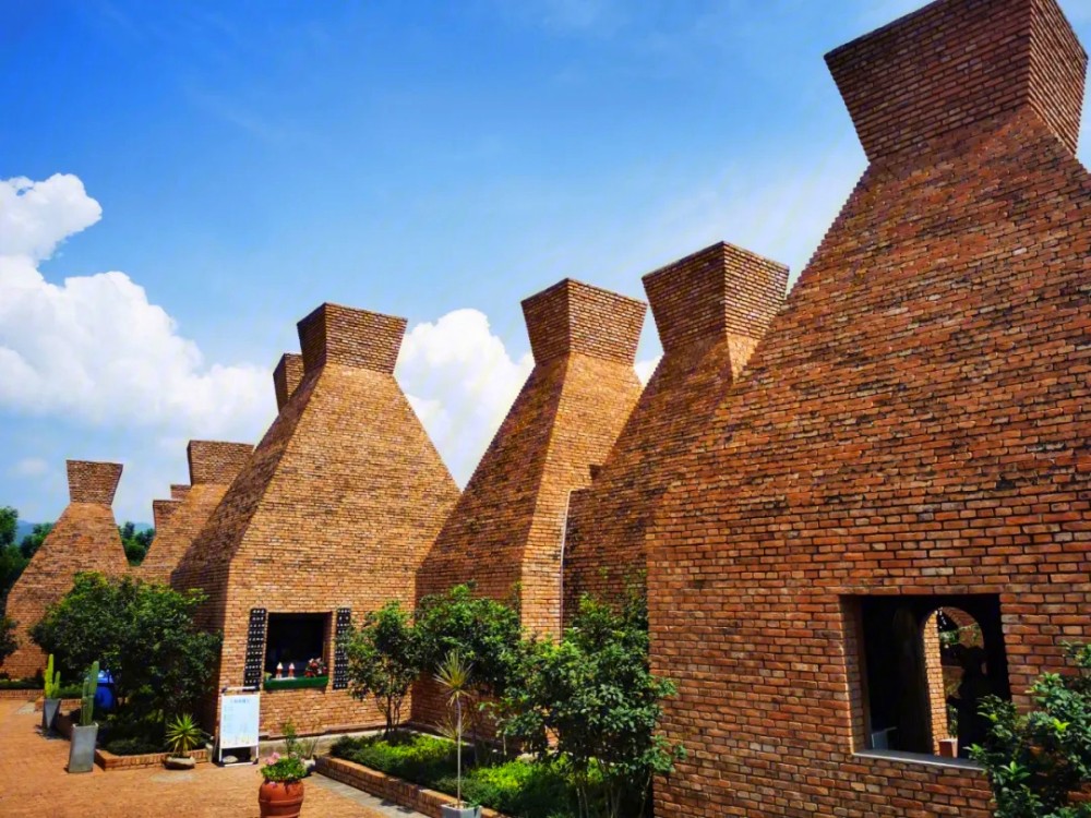 Dongfengyun Art Town Sceneic Area in Mile City, Honghe (3)