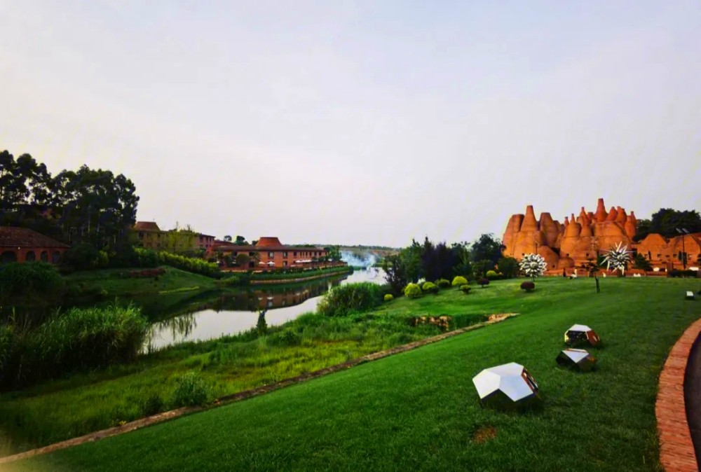 Dongfengyun Art Town Sceneic Area in Mile City, Honghe (4)