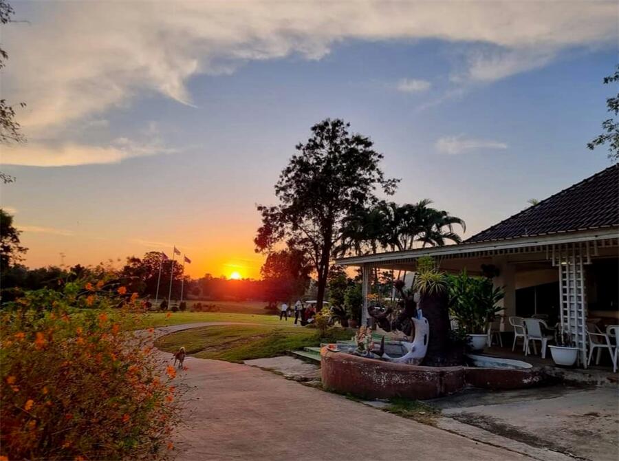 Dragon Hills Golf & Country Club in Ratchaburi, Thailand (10)