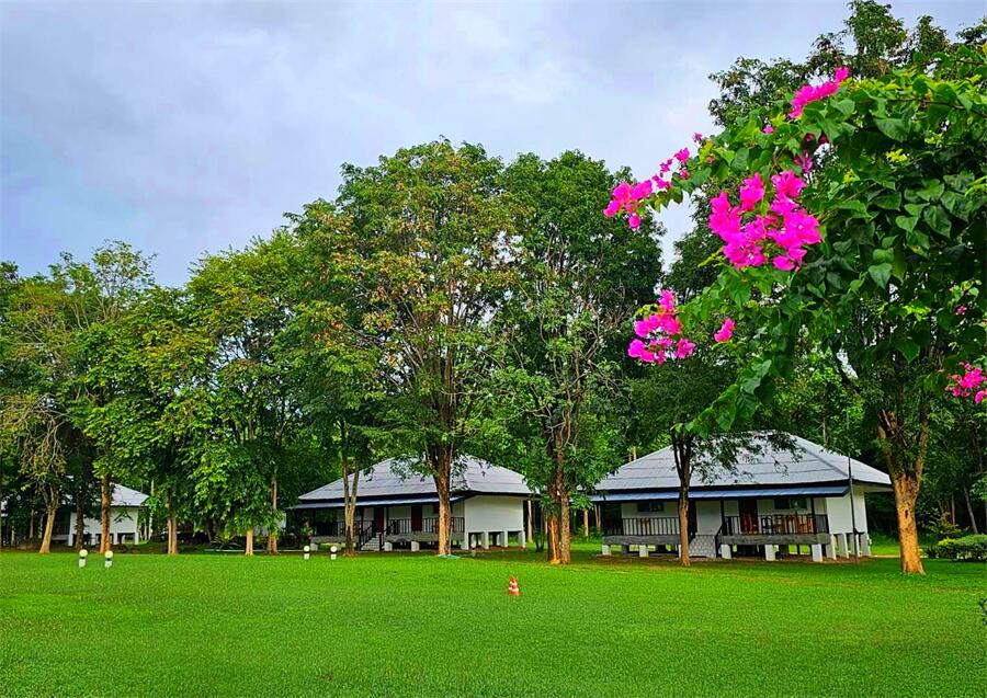 Dragon Hills Golf & Country Club in Ratchaburi, Thailand (11)