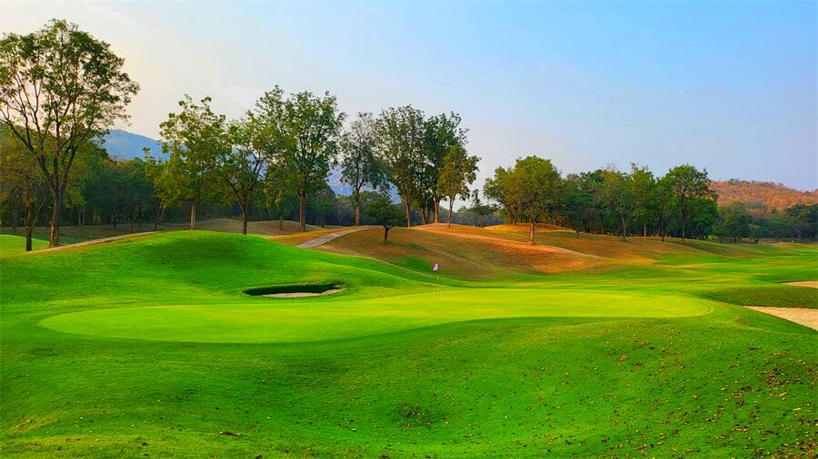 Dragon Hills Golf & Country Club in Ratchaburi, Thailand (12)