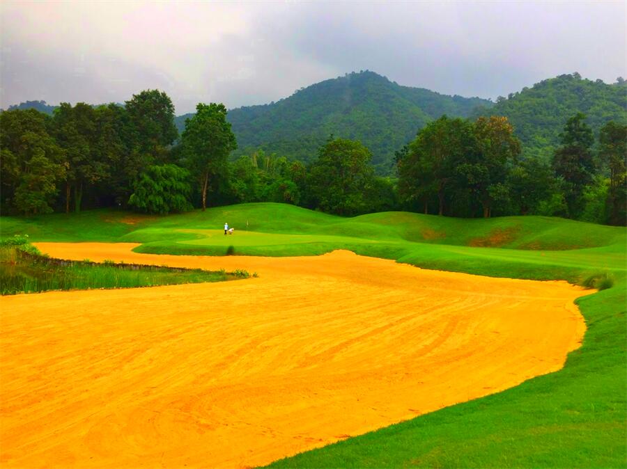 Dragon Hills Golf & Country Club in Ratchaburi, Thailand (3)