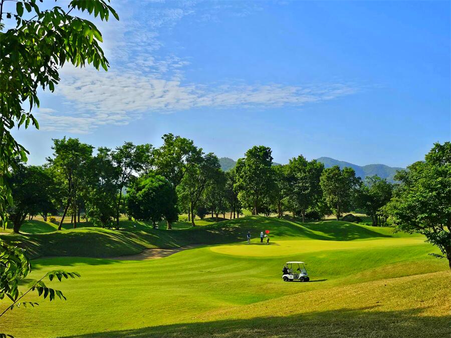Dragon Hills Golf & Country Club in Ratchaburi, Thailand (4)