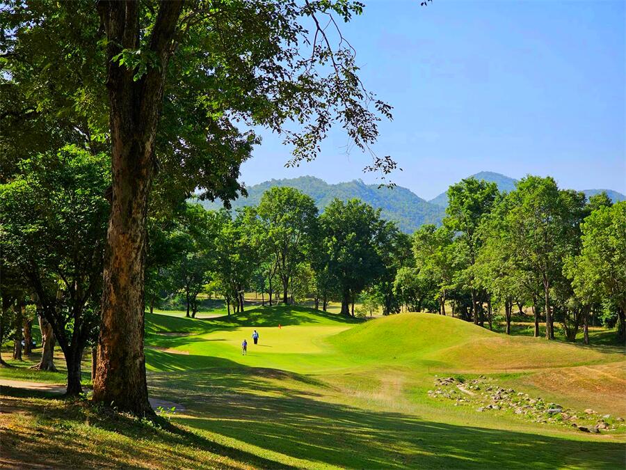 Dragon Hills Golf & Country Club in Ratchaburi, Thailand (5)