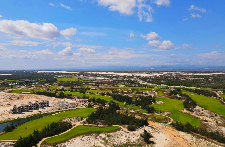 FLC Quang Binh Beach & Golf Resort in Vietnam (3)