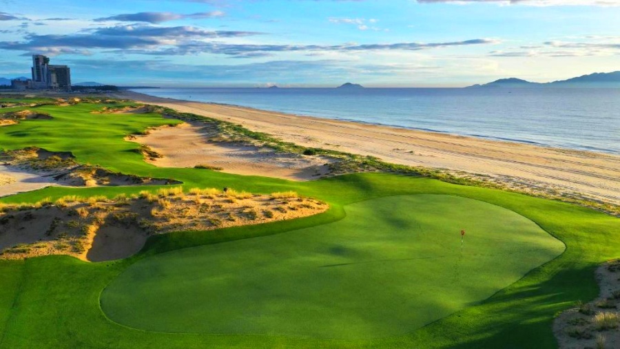 Hoiana Shores Golf Club in Quang Nam, Vietnam (2)