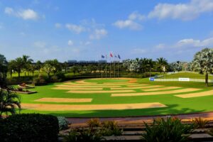 Jian Lake Blue Bay Golf Club in Lingshui, Hainan (15)