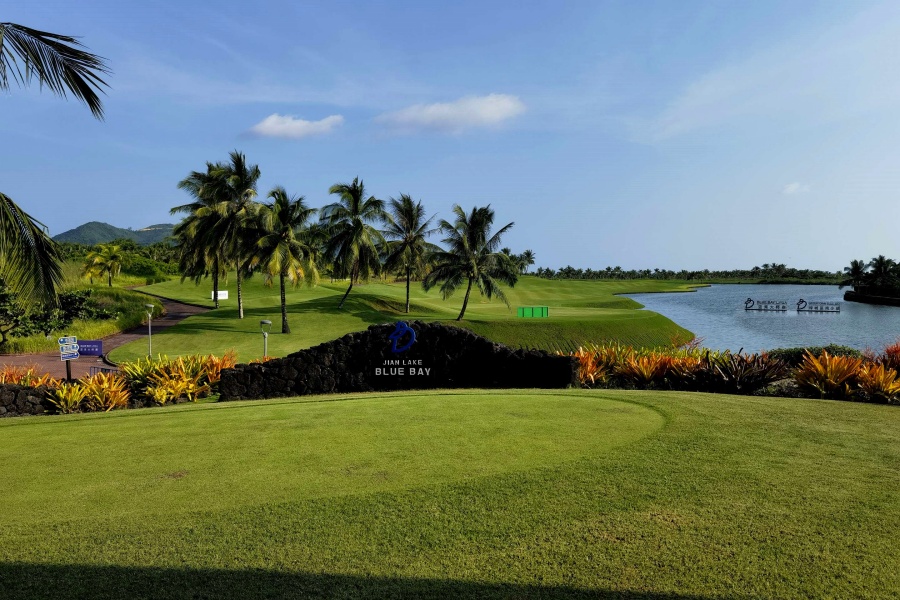 Jian Lake Blue Bay Golf Club in Lingshui, Hainan (9)