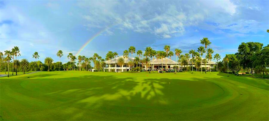 Lotus Valley Golf Resort in Chachoengsao, Thailand (10)