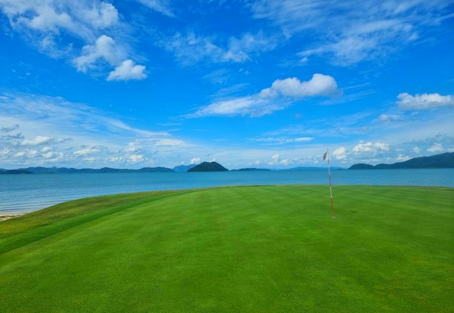 Mission Hills Phuket Golf Course in Thailand (6)