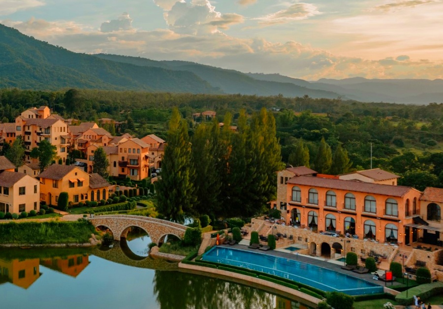 Toscana Valley Golf Course in Nakhon Ratchasima, Thailand (3)