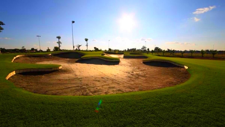 Vientiane Km 6 Golf Club in Laos (2)