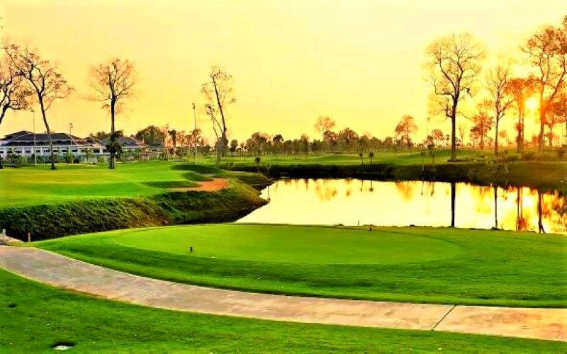 Vientiane Km 6 Golf Club in Laos (4)