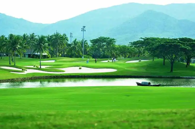Yalong Bay Golf Club in Sanya, Hainan (15)