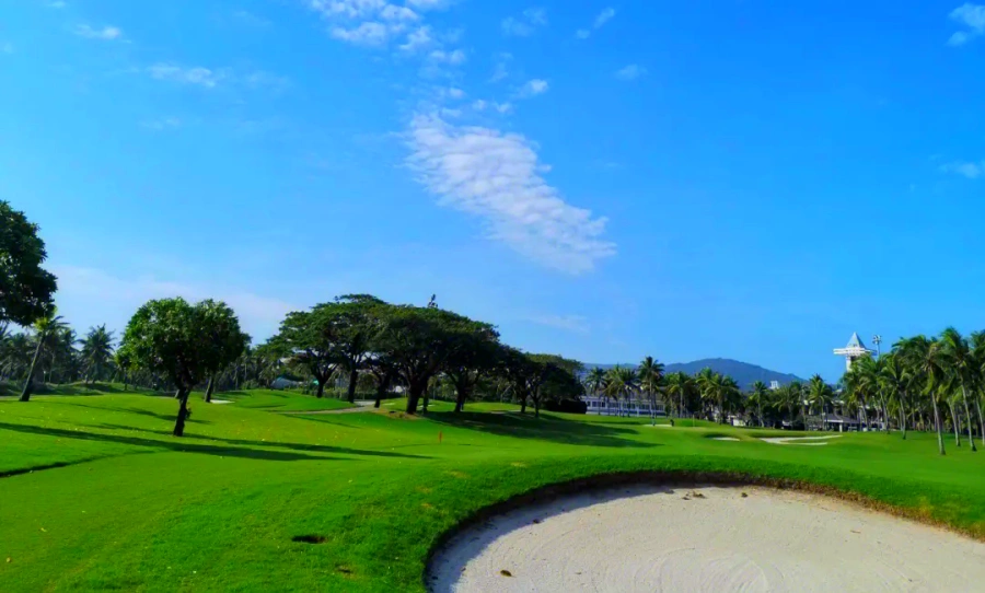 Yalong Bay Golf Club in Sanya, Hainan (24)