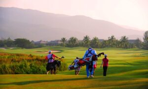 Yalong Bay Golf Club in Sanya, Hainan (3)