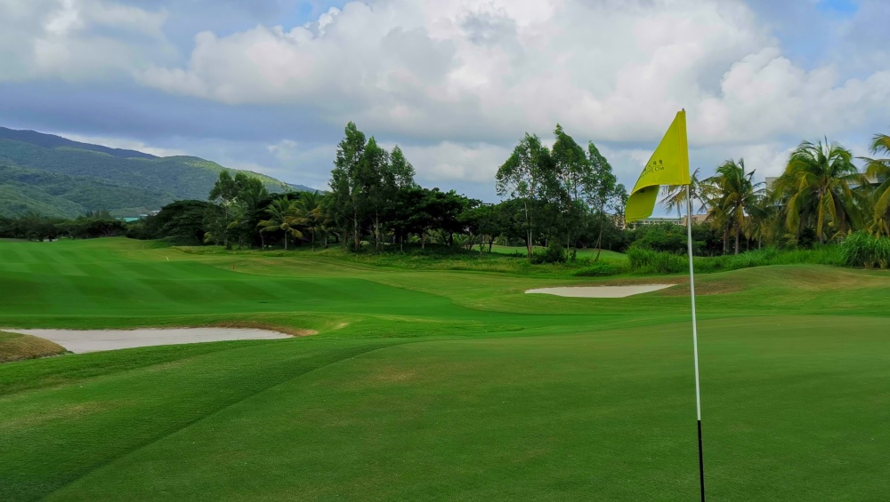Yalong Bay Golf Club in Sanya, Hainan (5)