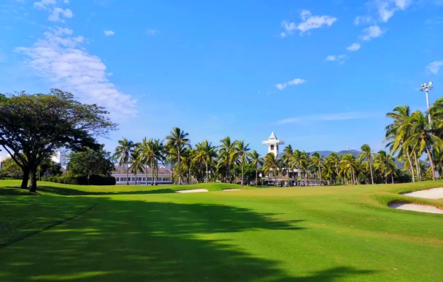 Yalong Bay Golf Club in Sanya, Hainan (7)
