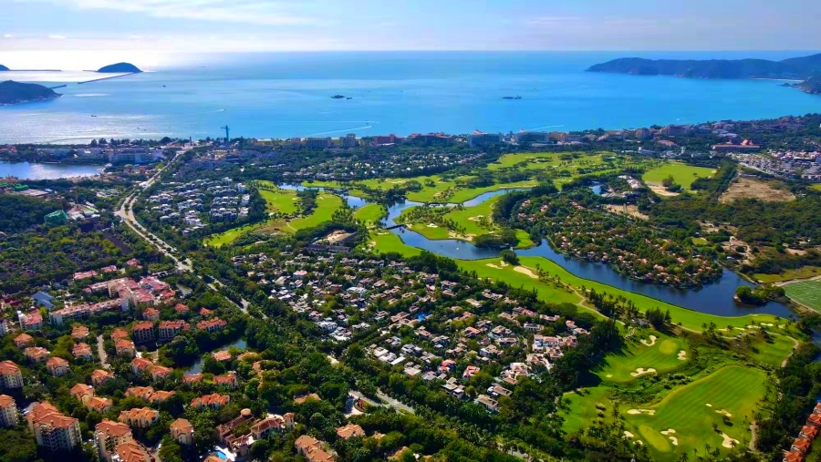 Yalong Bay Golf Club in Sanya, Hainan (9)