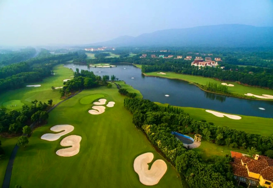 Zhongshan International Golf Club in Nanjing (8)