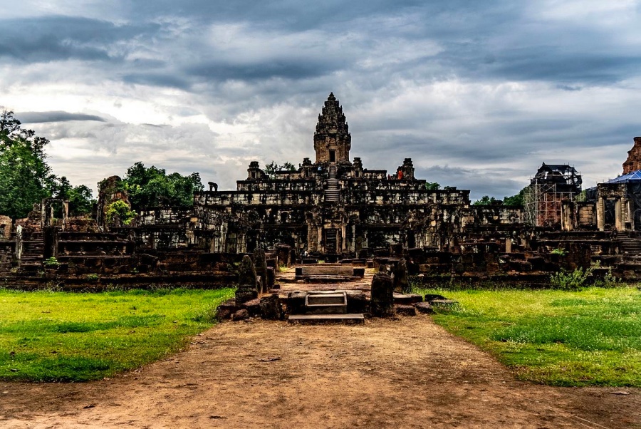 Bakong Temple of Roluos Temples in Siem Reap, Cambodia (3)
