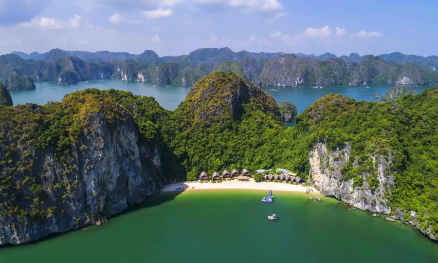 Castaway Island in Ha Long Bay (3)