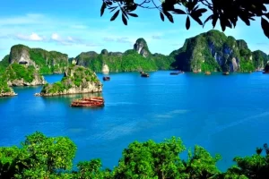 Castaway Island in Ha Long Bay (4)