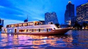 Chaophraya Cruise in Bangkok, Thailand (9)