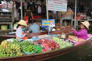 Damnoen Saduak Floating Market in Ratchaburi, Thailand (9)