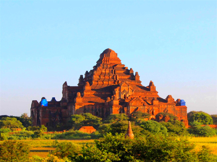 Dhammayangyi Temple in Bagan, Myanmar (3)