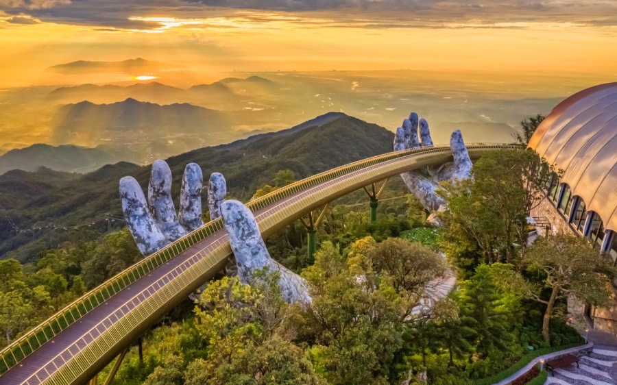 Golden Bridge in Da Nang, Vietnam (12)