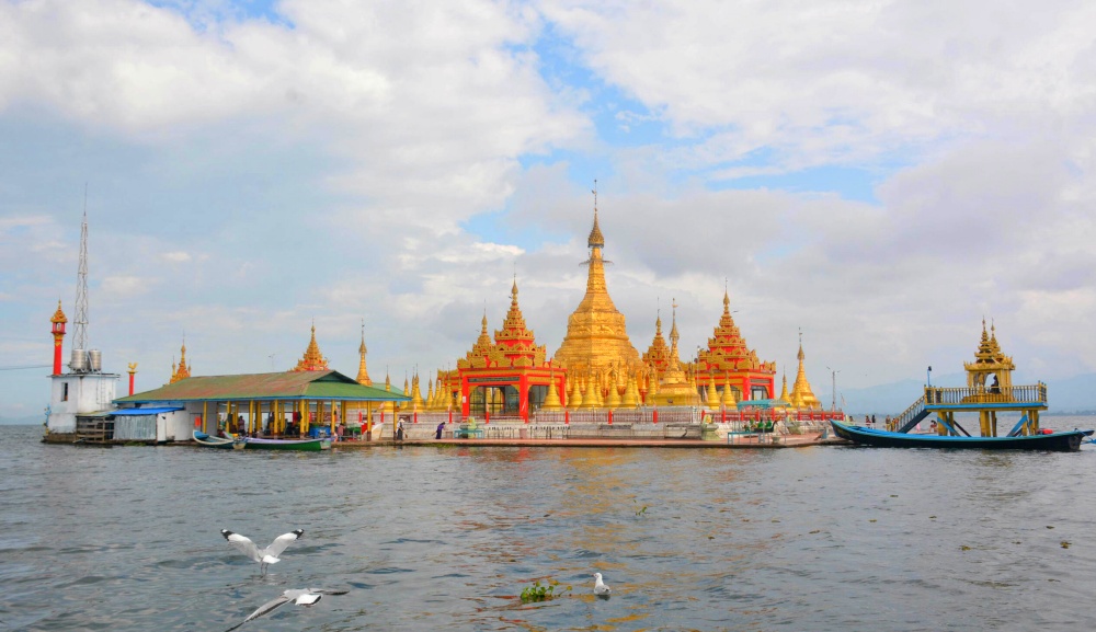 Indawgyi Lake and Shwe Myintzu Pagoda in Kachin State, Myanmar (6)