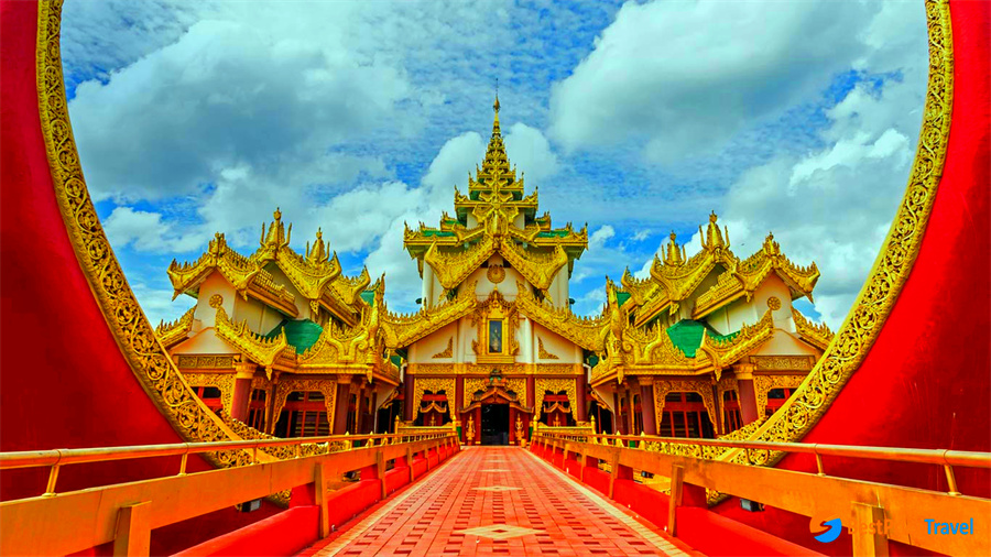 Kandawgyi Lake Park in Yangon, Myanmar (1)