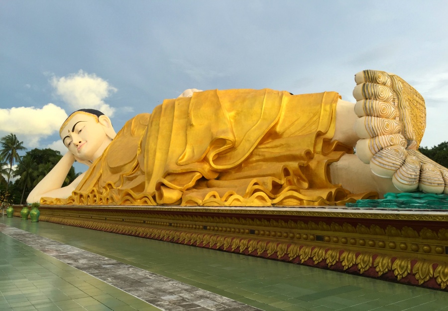Mya Tha Lyaung Reclining Buddha in Bago, Myanmar (3)