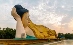 Mya Tha Lyaung Reclining Buddha in Bago, Myanmar (4)