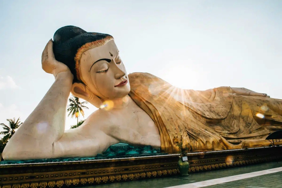 Mya Tha Lyaung Reclining Buddha in Bago, Myanmar (6)