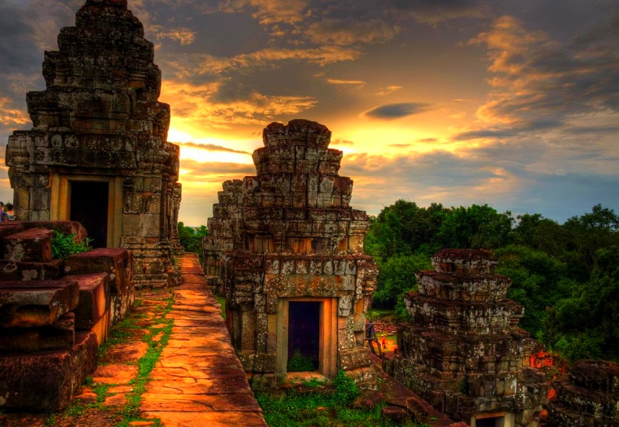 Phnom Bakheng in Siem Reap, Cambodia (16)