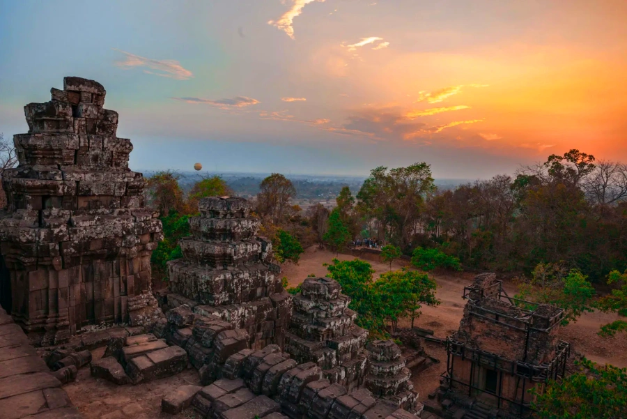 Phnom Bakheng in Siem Reap, Cambodia (20)