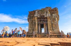 Phnom Bakheng in Siem Reap, Cambodia (21)