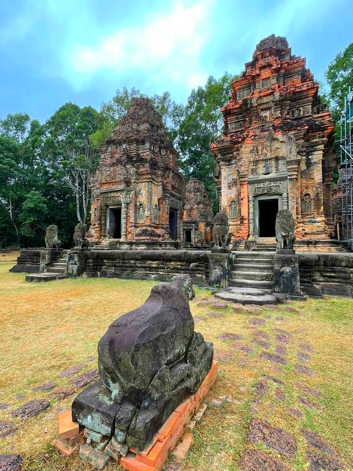 Preah Ko Temple of Roluos Temples in Siem Reap, Cambodia (14)