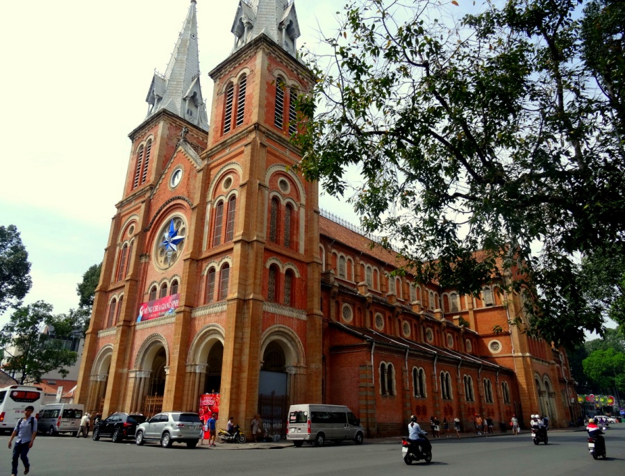 Saigon Notre Dame Cathedral in Ho Chi Minh City, Vietnam (5)