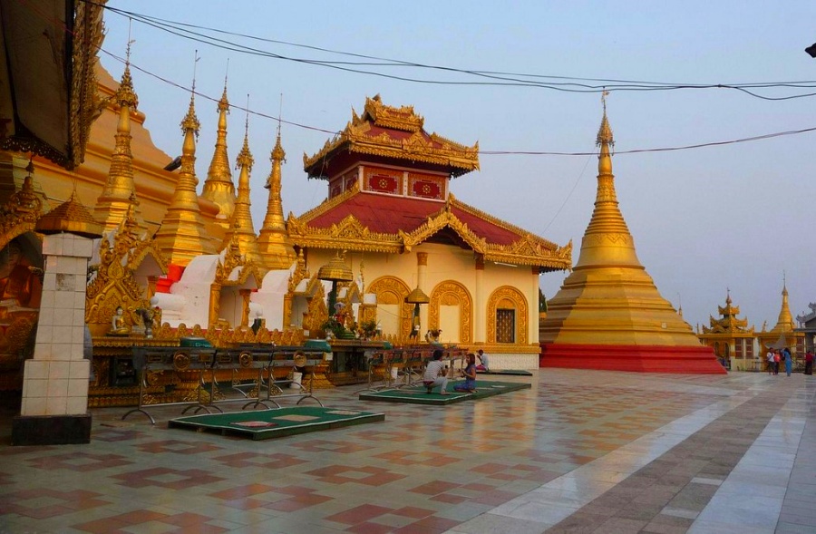Santawshin Pagoda in Mawlamyine of Mon State, Myanmar (1)