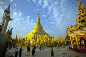 Shwemawdaw Pagoda in Bago, Myanmar (2)