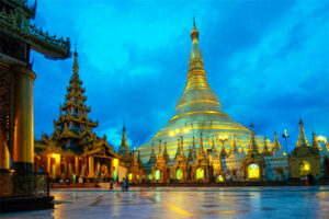 Shwemawdaw Pagoda in Bago, Myanmar (3)