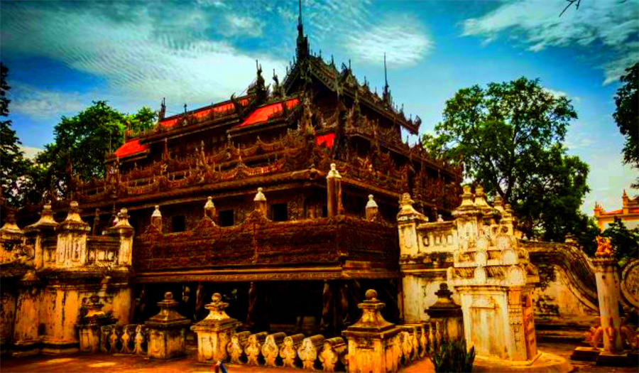 Shwenandaw Monastery in Mandalay, Myanmar (2)