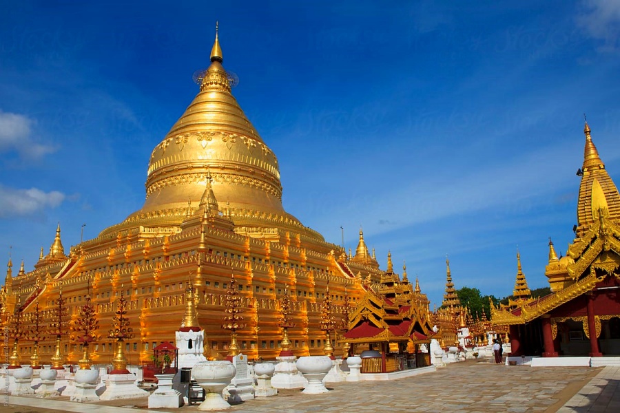 Shwezigon Pagoda in Bagan, Myanmar (6)