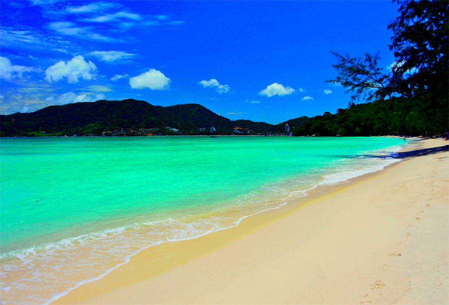 Tri Trang Beach in Phuket, Thailand (4)